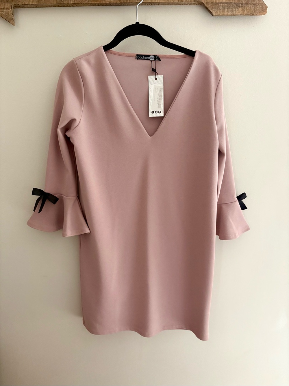 Boohoo Dusty Rose V-Neck Midi Dress with Black Bow Sleeves